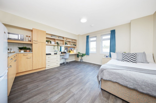 Collegiate King Edward Studios - Gallery - 6