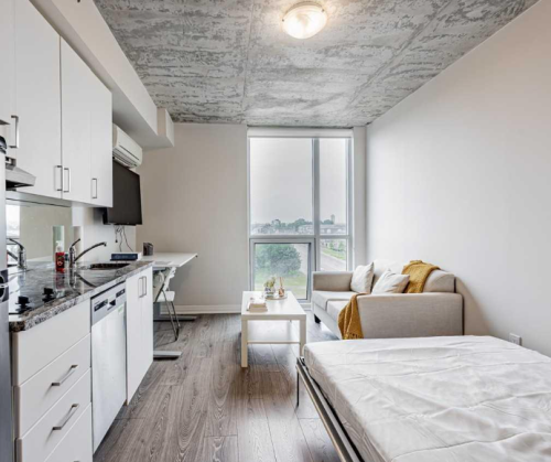 Entire Place·0B1B···1900 Simcoe St N