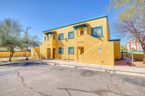 317 North Vine Avenue