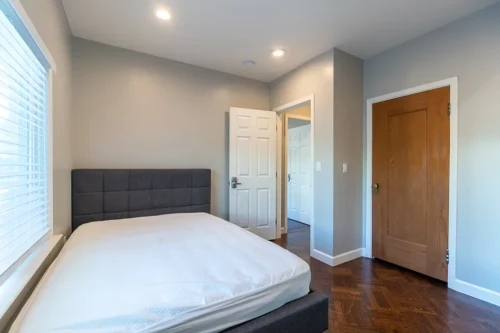 2210 MLK