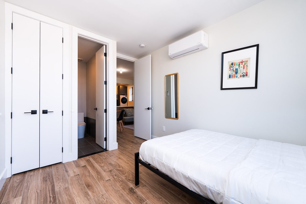 #1836: Crown Heights - Full Bedroom A W/ Private Bathroom - 12