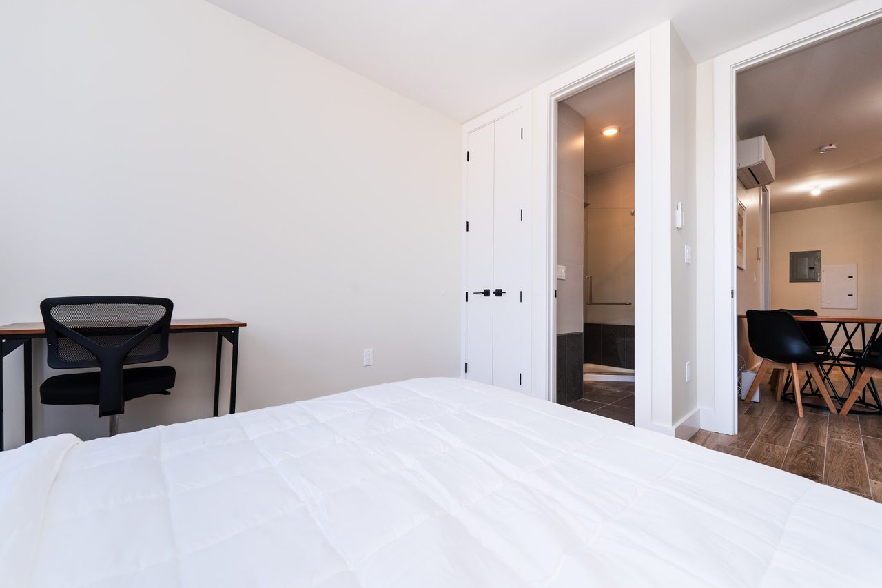 #1836: Crown Heights - Full Bedroom A W/ Private Bathroom - 13