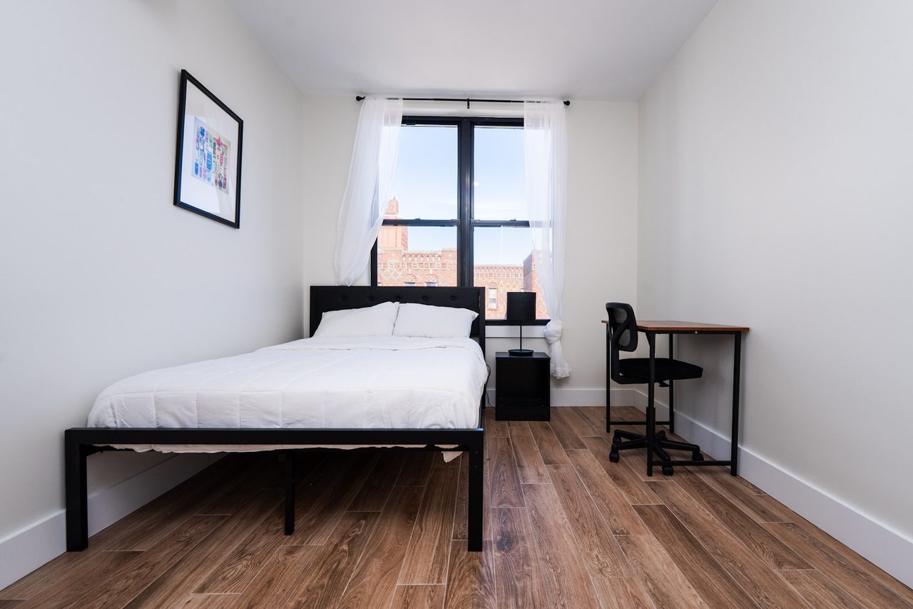#1836: Crown Heights - Full Bedroom A W/ Private Bathroom - 1