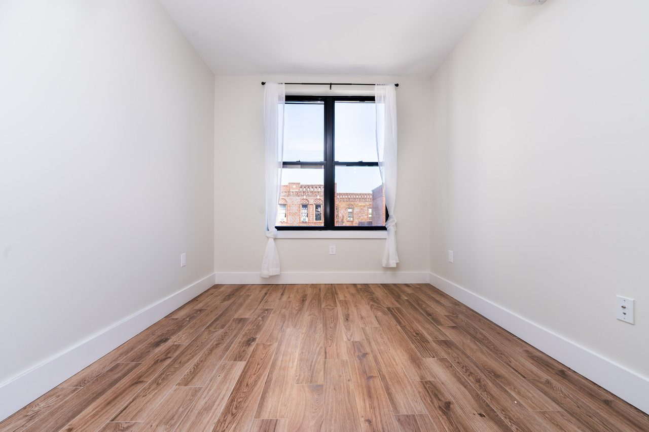 #1836: Crown Heights - Full Bedroom B - 1