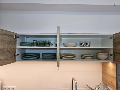 Spacious double bedroom in a fully renovated and furnished apartment - Gallery - 8