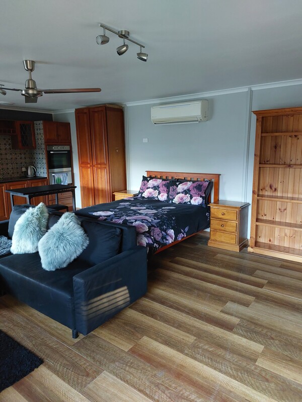  Rumpus Room(Full Room)  -  Rumpus room with kitchen  - Gallery -  1