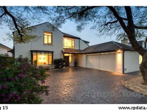 A luxurious stay in prestigious loc