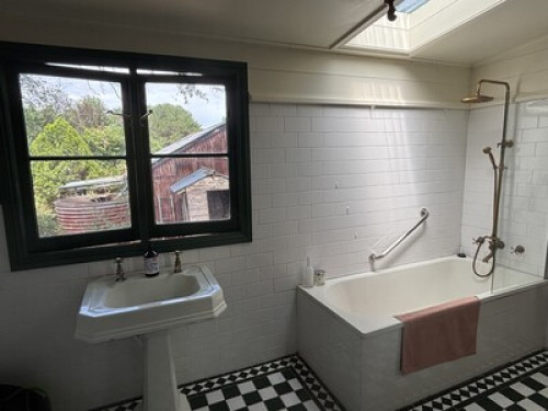 Country town stay near Canberra - Gallery - 6