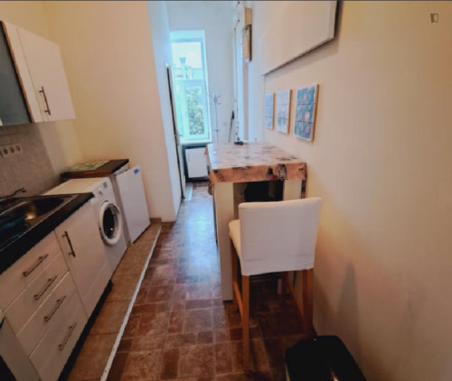 Cozy bed in a shared Bedroom close to U1 Reumannplatz metrostation
