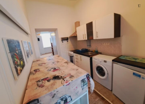 Cozy bed in a shared Bedroom close to U1 Reumannplatz metrostation