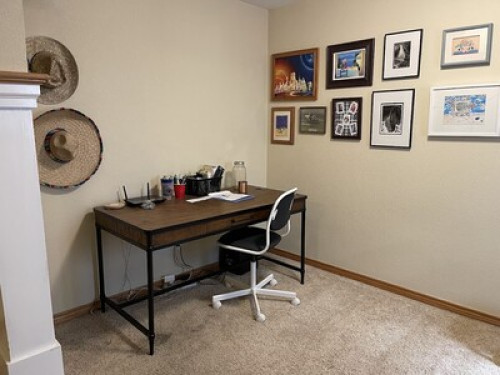 Large Room in Family Neighborhood