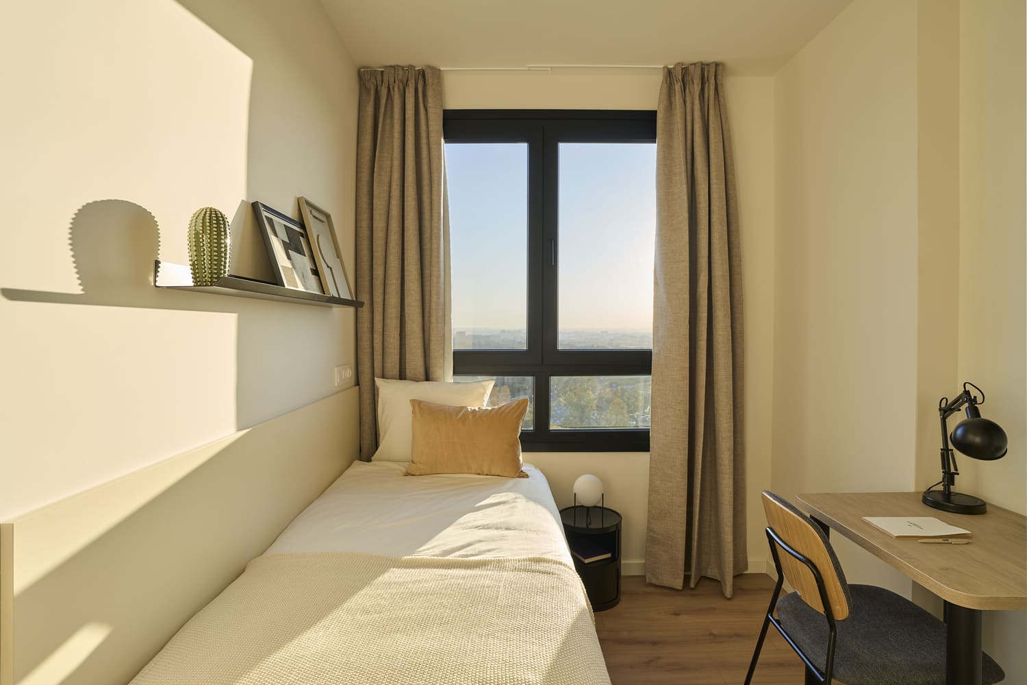 2-Bed Apartment - (1 Double + 1 Single Room)  -  The Carabanchel Episode  - Gallery -  4