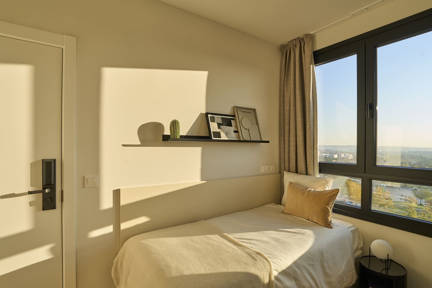  2-Bed Apartment - (1 Double + 1 Single Room)  -  The Carabanchel Episode  - Gallery -  14