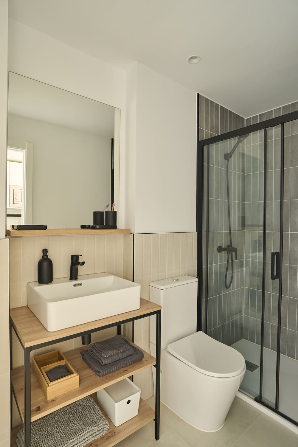  2-Bed Apartment - (2 Double Rooms)  -  The Carabanchel Episode  - Gallery -  13