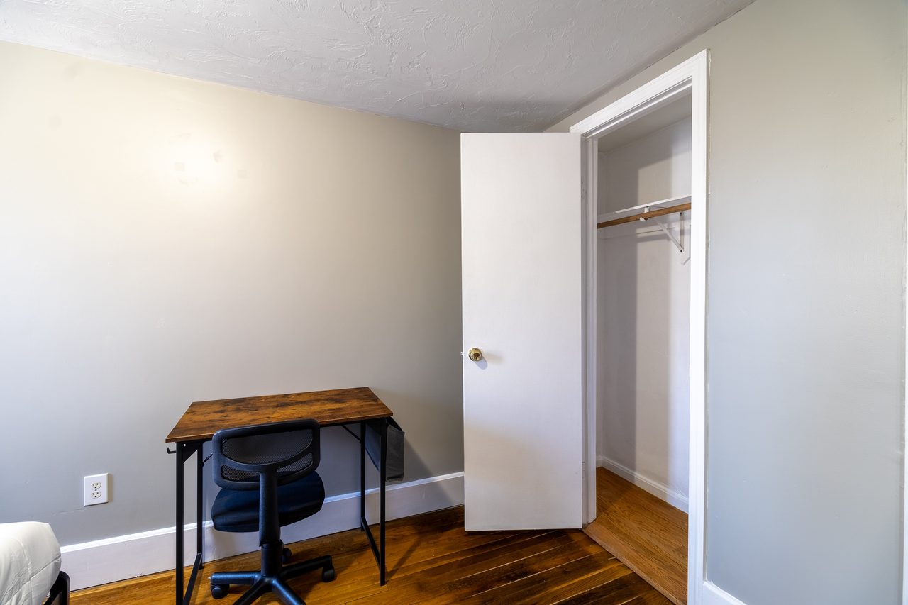  #925: Newton Corner - Queen Bedroom B  -  #925: Newton Corner  - Gallery -  3