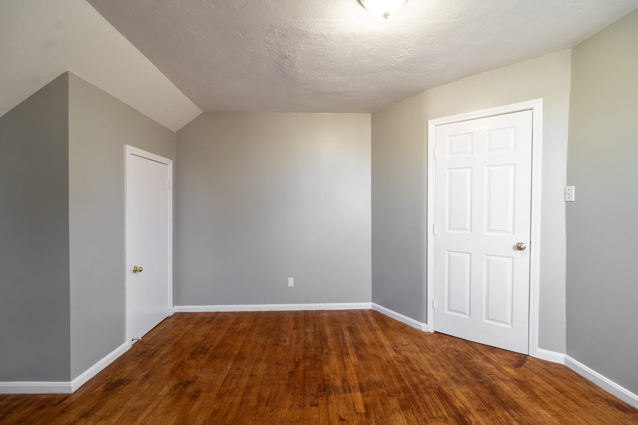  #925: Newton Corner - Queen Bedroom C  -  #925: Newton Corner  - Gallery -  2