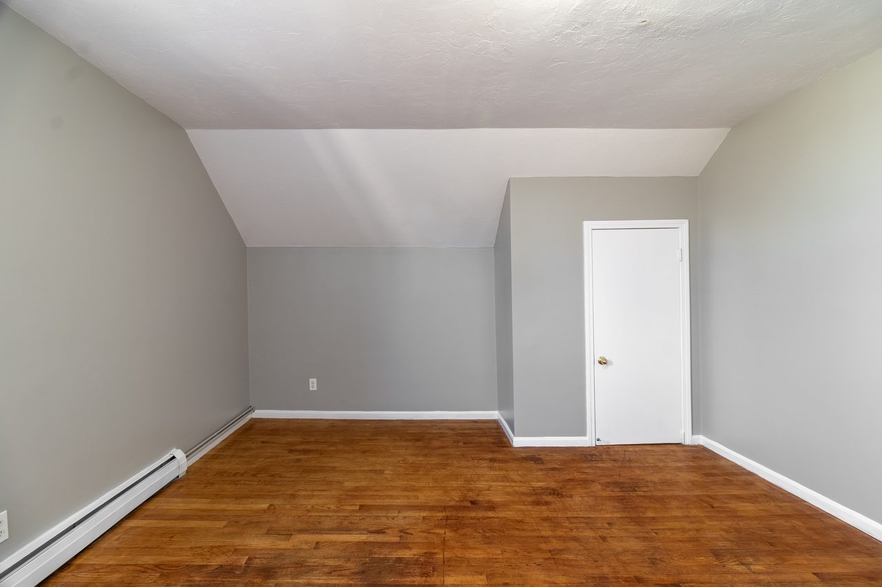  #925: Newton Corner - Queen Bedroom C  -  #925: Newton Corner  - Gallery -  4