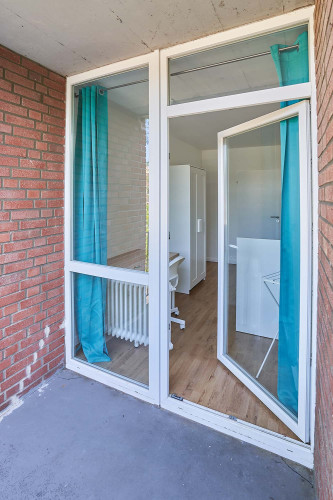 Kölner Landstraße - Room 4 with Balcony - Gallery - 11