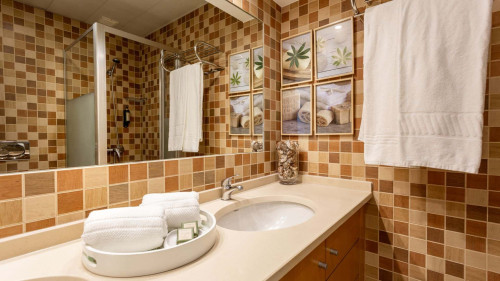 Divine Marina Apartment W/ Pool & Garden - Gallery - 5