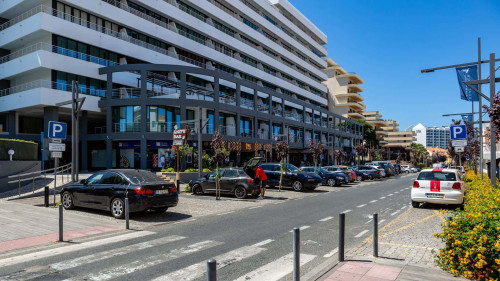 Divine Marina Apartment W/ Pool & Garden - Gallery - 27