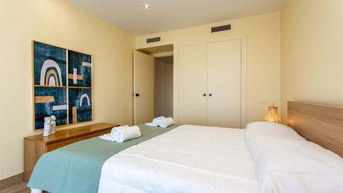 Divine Marina Apartment W/ Pool & Garden - Gallery - 9