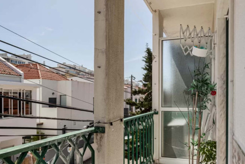 Inviting 2-bed flat near the beach