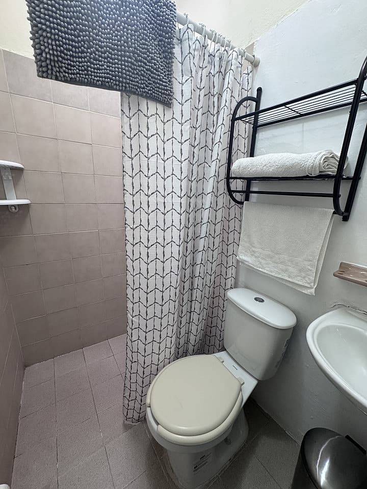  Large Private Room  -  Community-Oriented Coliving in Tranquil Barrio de la Noria, Oaxaca  - Gallery -  27
