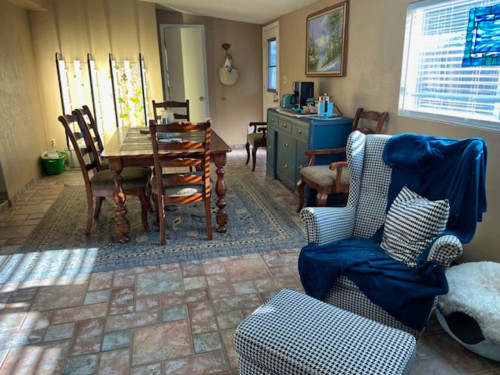 Sustainable Coliving Sanctuary with Creative Energy in Paradise Valley Village