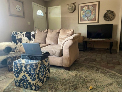 Sustainable Coliving Sanctuary with Creative Energy in Paradise Valley Village