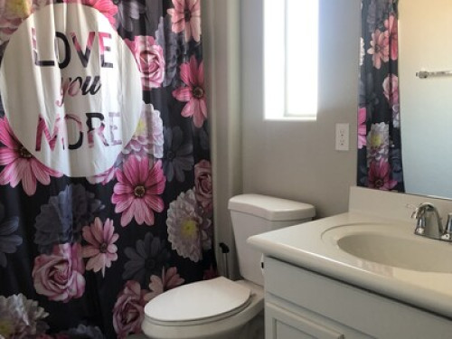 Cozy Local Room Extraordinaire  