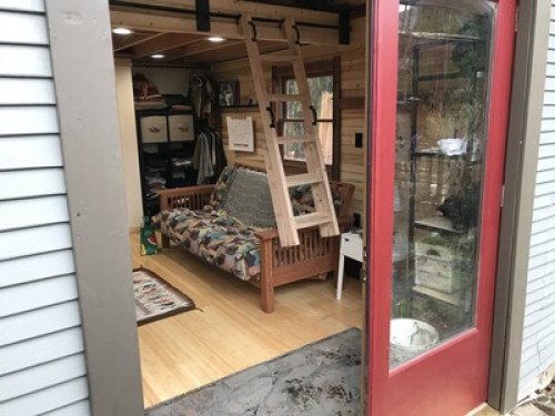 Cozy Garage Room - Gallery - 9