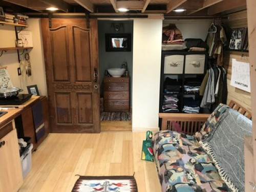 Cozy Garage Room - Gallery - 10