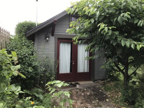 Cozy Garage Room