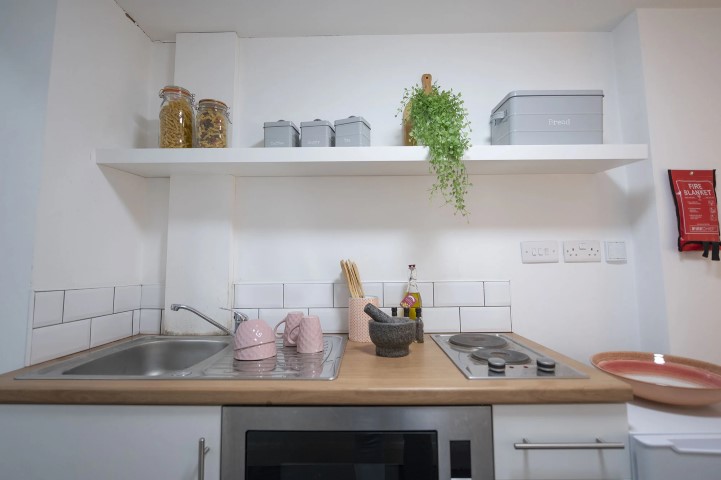  Large Deluxe Studio  -  St Cyprians  - Gallery -  4