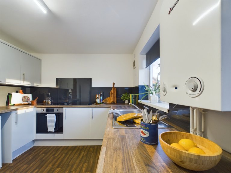  6 Bedroom House - 1 Brookside  -  Brookside, Kedleston Street  - Gallery -  11