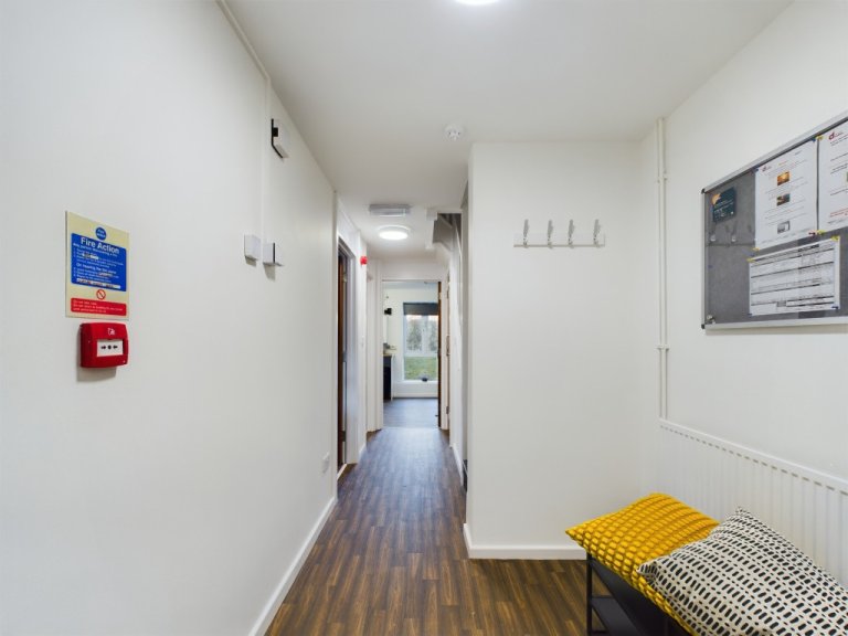  6 Bedroom House - 1 Brookside  -  Brookside, Kedleston Street  - Gallery -  7