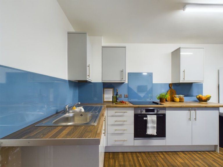  3 Bedroom House - 20 Brookside  -  Brookside, Kedleston Street  - Gallery -  7