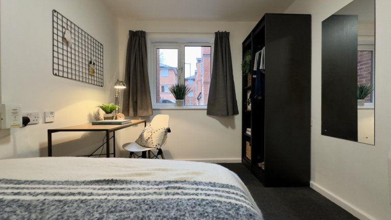  3 Bedroom House - 20 Brookside  -  Brookside, Kedleston Street  - Gallery -  19