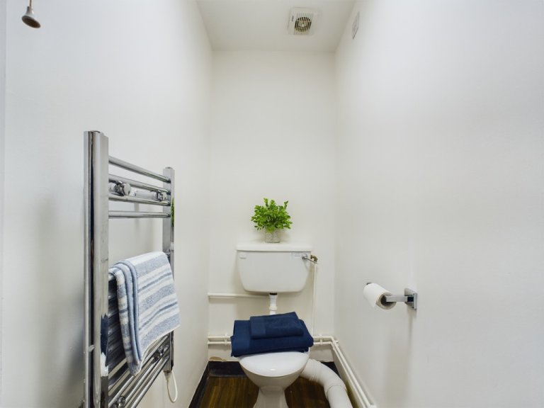 3 Bedroom House - 20 Brookside - Brookside, Kedleston Street - Gallery - 10