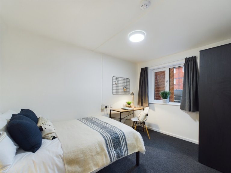  3 Bedroom House - 20 Brookside  -  Brookside, Kedleston Street  - Gallery -  14