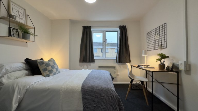  3 Bedroom House - 20 Brookside  -  Brookside, Kedleston Street  - Gallery -  18