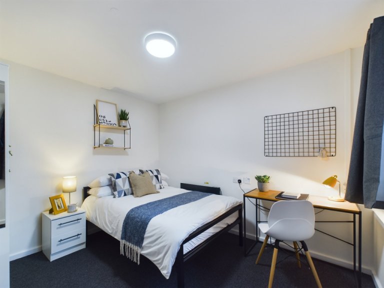  3 Bedroom House - 20 Brookside  -  Brookside, Kedleston Street  - Gallery -  12