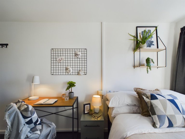  4 Bedroom House - 12 Brookside  -  Brookside, Kedleston Street  - Gallery -  5