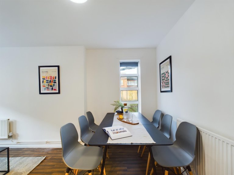  4 Bedroom House - 19 Brookside  -  Brookside, Kedleston Street  - Gallery -  16
