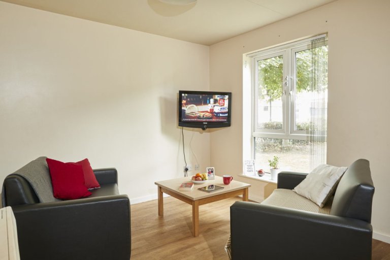  4 Bedroom House - 15 Brookside  -  Brookside, Kedleston Street  - Gallery -  3