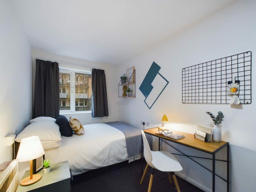  4 Bedroom House - 17 Brookside  -  Brookside, Kedleston Street  - Gallery -  2