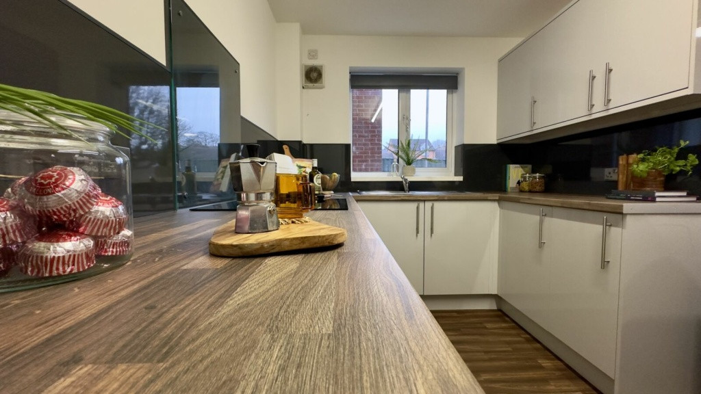  4 Bedroom House - 17 Brookside  -  Brookside, Kedleston Street  - Gallery -  7