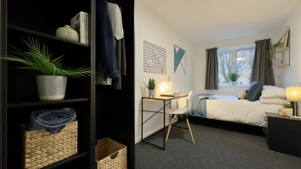  4 Bedroom House - 17 Brookside  -  Brookside, Kedleston Street  - Gallery -  3