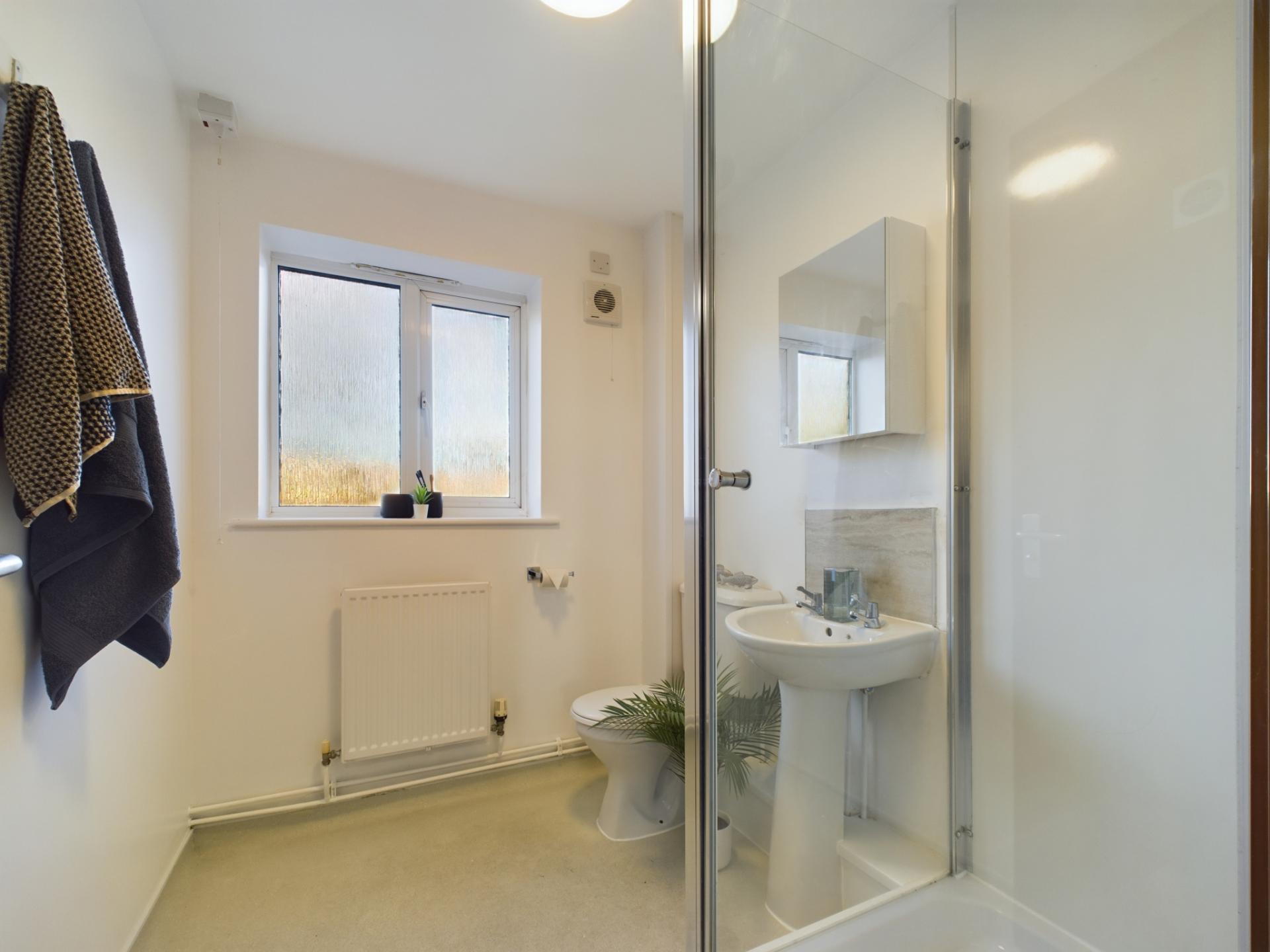 4 Bedroom House - 8 Brookside  -  Brookside, Kedleston Street  - Gallery -  8
