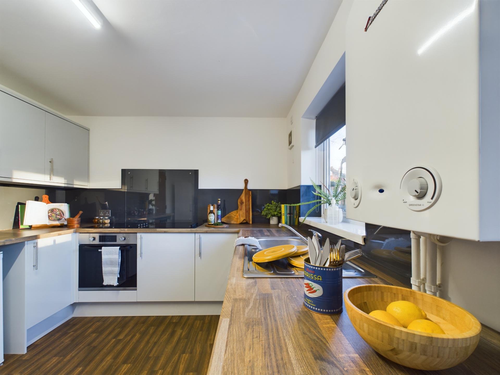  4 Bedroom House - 9 Brookside  -  Brookside, Kedleston Street  - Gallery -  3
